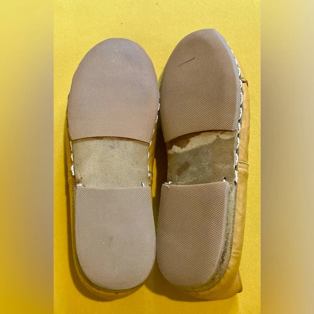 Yeminici Hand Made Shoes (Size 40 / US W 9 - 9.5 / US M 7.5 -8) - Picture 7 of 8